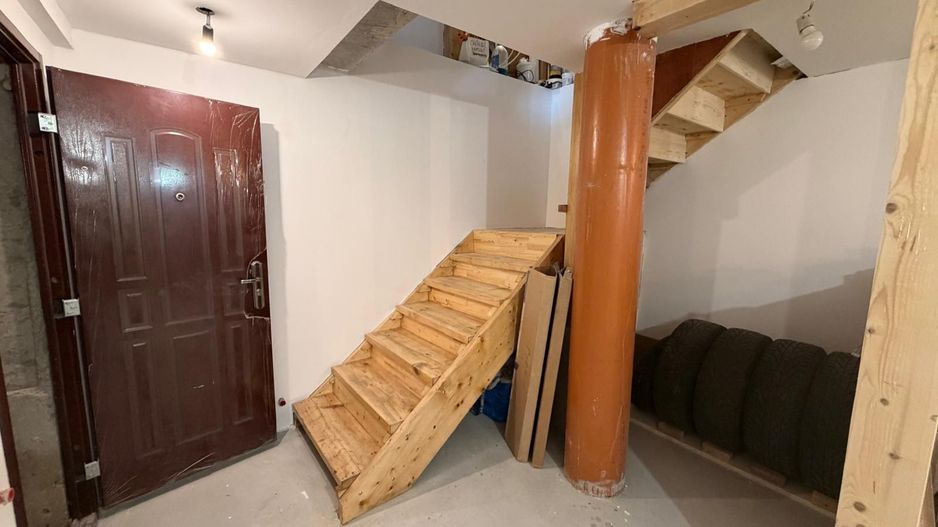 Casă de vanzare 6 camere 220 m² utili cu 376 M² teren la șosea - Poză 24