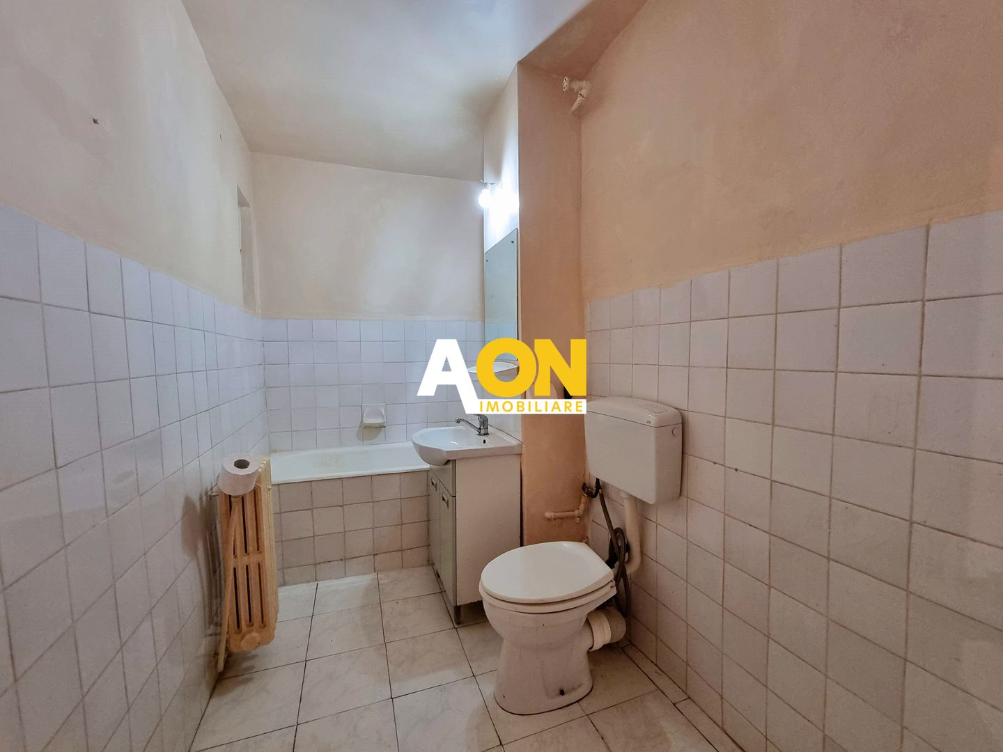 Apartament 2 camere, decomandat, etaj intermediar, Cetate - Poză 6