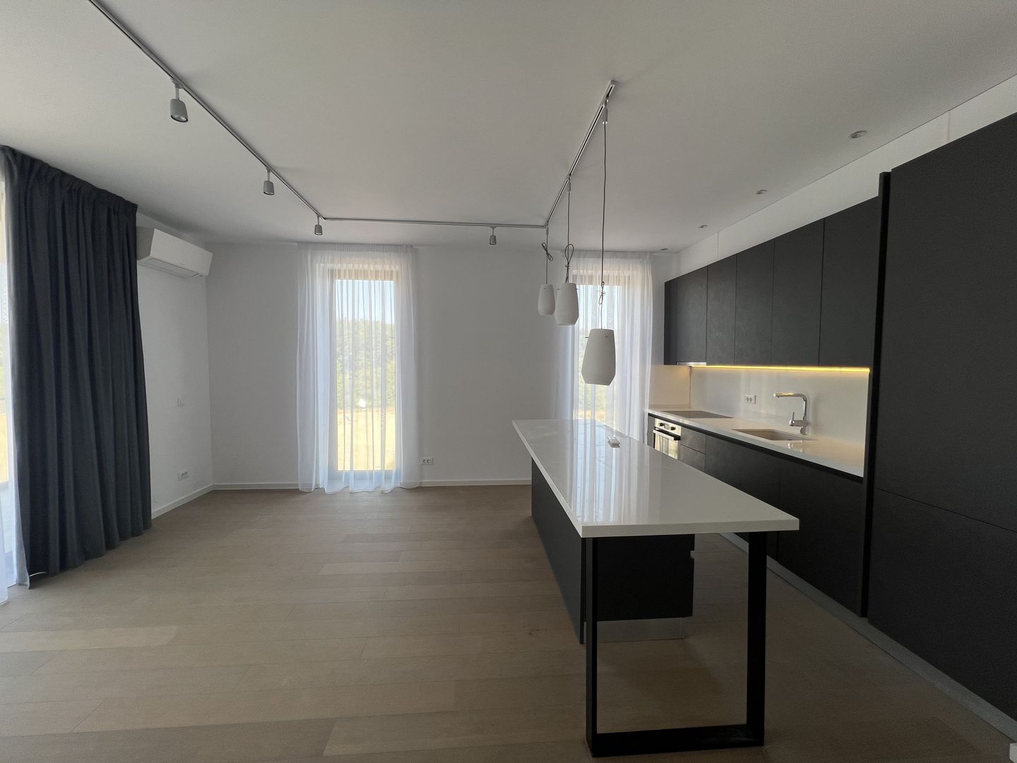 Apartament Jandarmeriei | Stejarii (PRIMA INCHIRIERE) - Poză 2