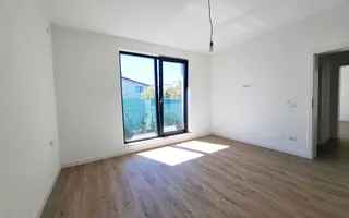 Casa cu 4 camere de vanzare, Bucov, Mica Roma - Poză 14