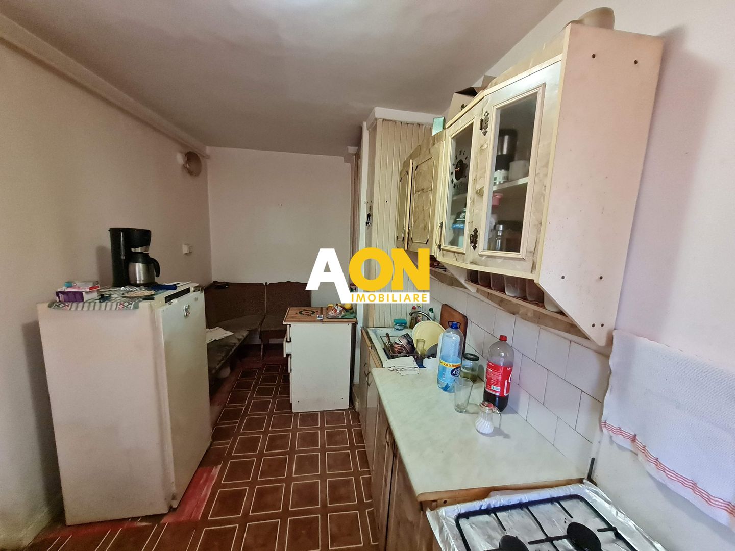 Apartament cu 1 Camera Semidecomandat, 34 mp, Etaj 3, Zona Cetate - Poză 3