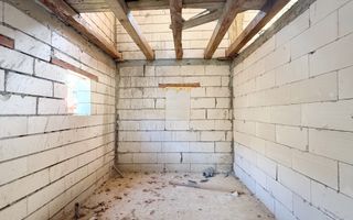 Casa la rosu de 304 mp utili, in Baita,Maramure-colț de rai într-o zonă retrasă - Poză 8