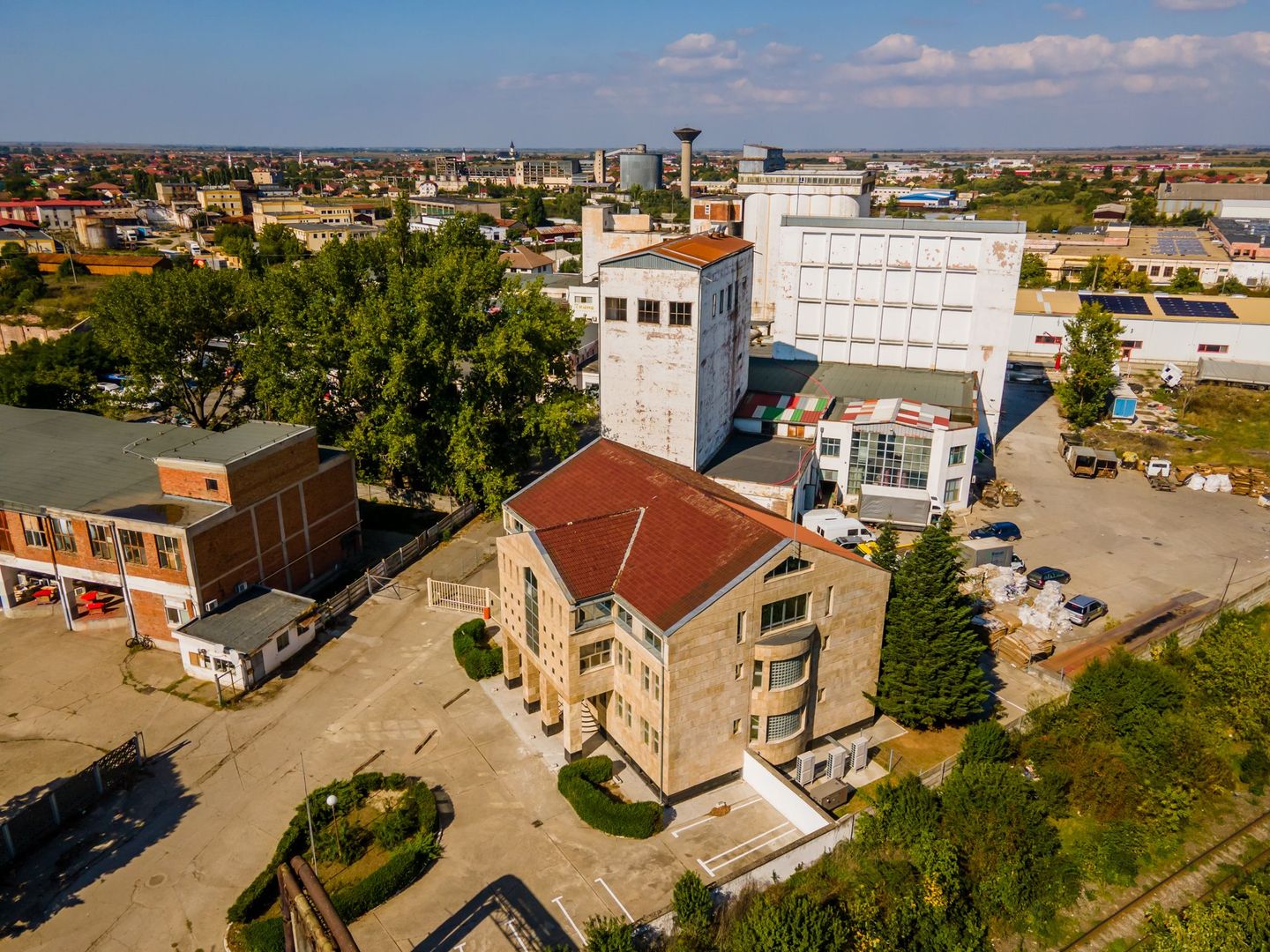 Clădire turn industrială - Poză 3