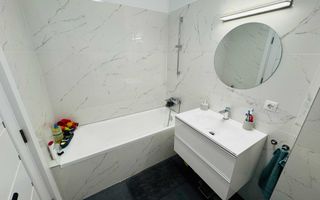 Apartament modern cu 4 camere, terasă panoramică de 38 mp. - Poză 5