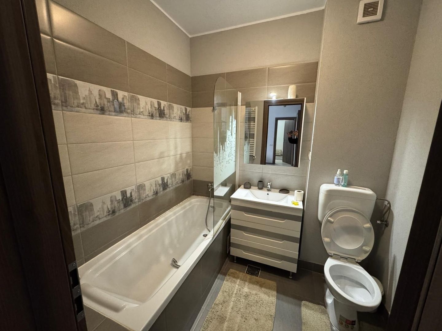 De Inchiriat Ap. 2 camere Confort Urban loc parcare, mobilat premium - Poză 6