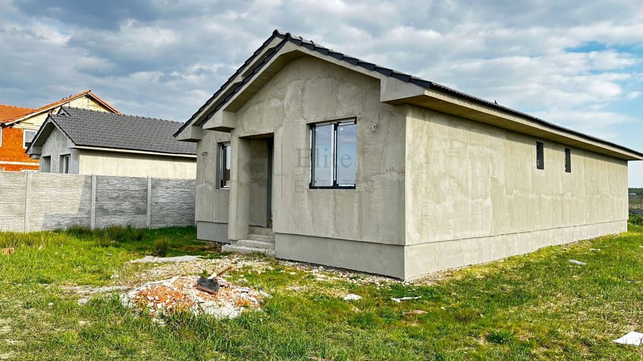 Casa 4 camere de vanzare in Cihei | Panouri fotovoltaice - Poză 2