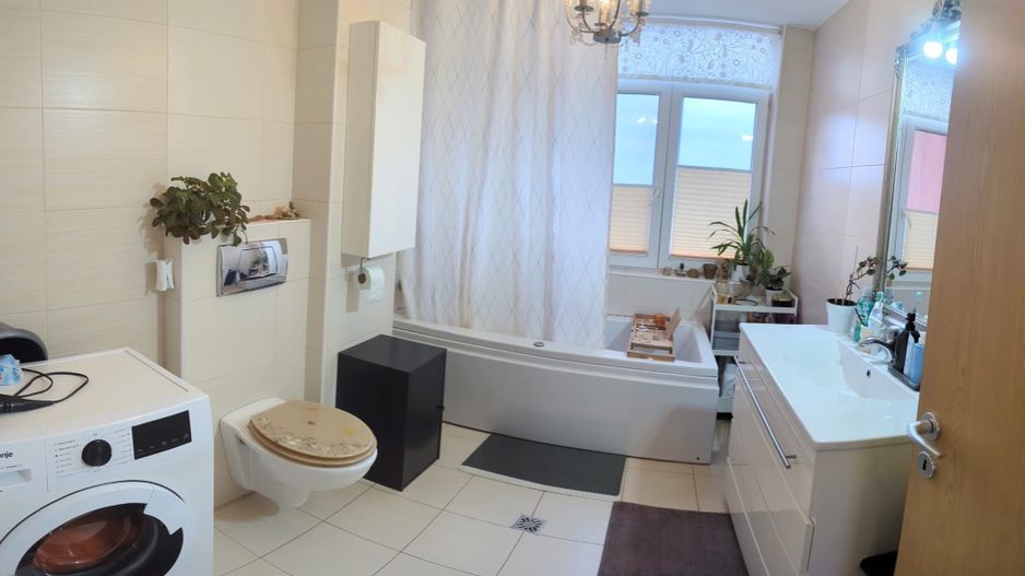 Apartament spatios 100 mp cu lift si 50 mp de terase - Poză 4