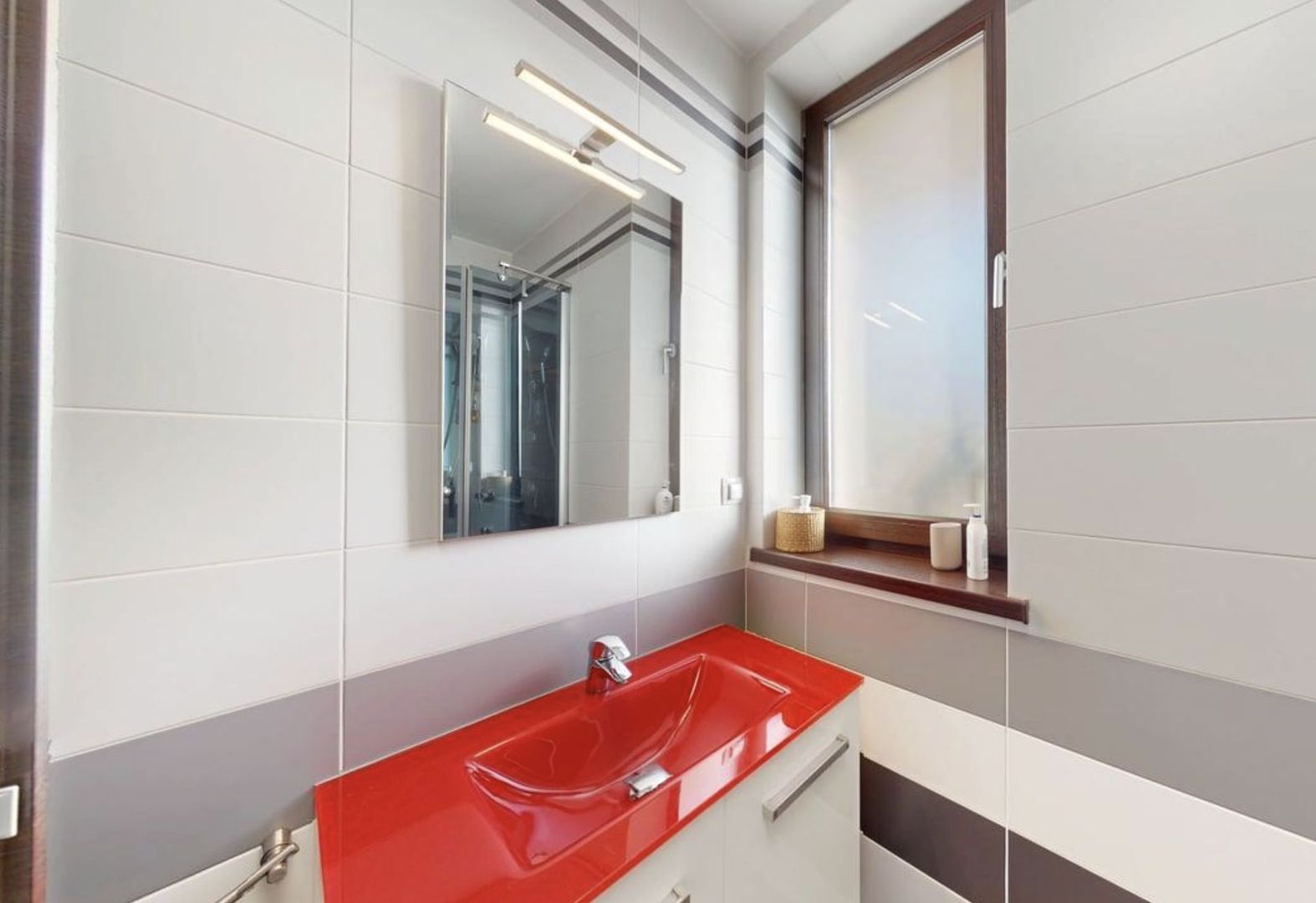Casa individuala cu pivnita in Sura Mica, zona Salii de sport - Sibiu - Poză 23