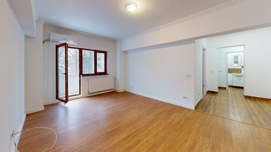 LACUL TEI - Circa 7 | 3 Camere Renovat | 1/8 | 73mp | 1983 - Poză 1