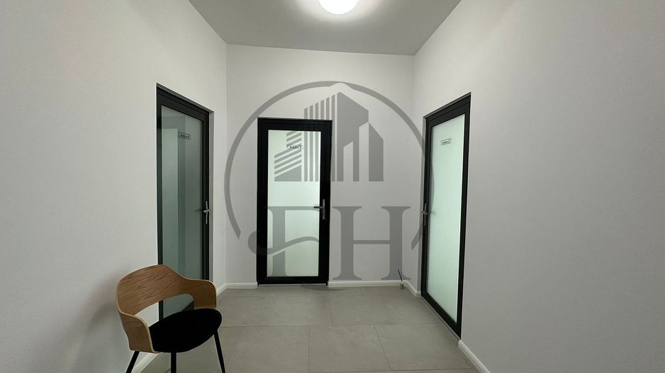 Spațiu de birouri cu o cameră de închiriat în Casa de Cultura, Constanta - Poză 3