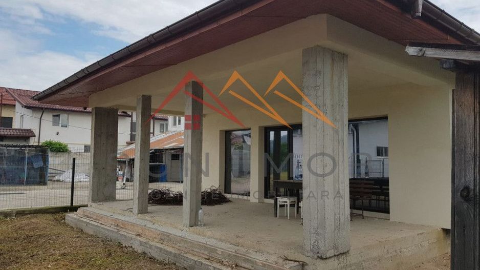 Casa 4 camere, an 2021, teren 1448, Banesti, DN1 - Poză 1