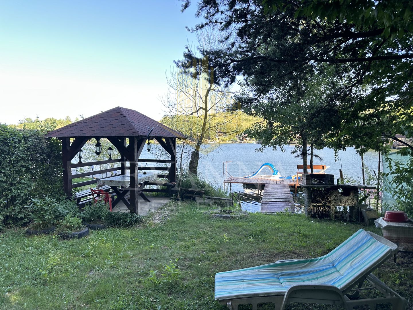 Cabana de vanzare - Lacul Mujdeni - Poză 6