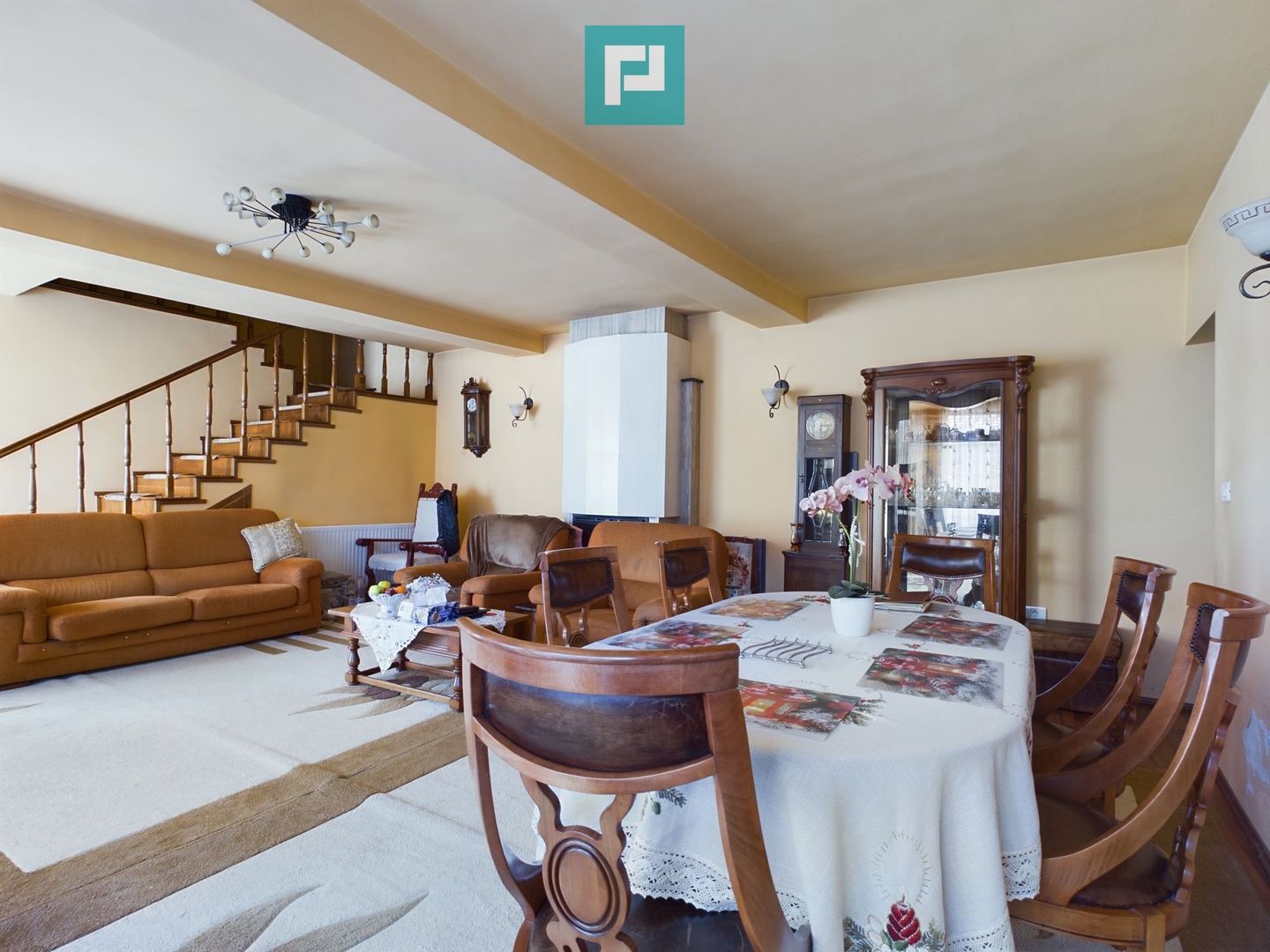 Casă solidă și impunătoare în Grădiște - Poză 3