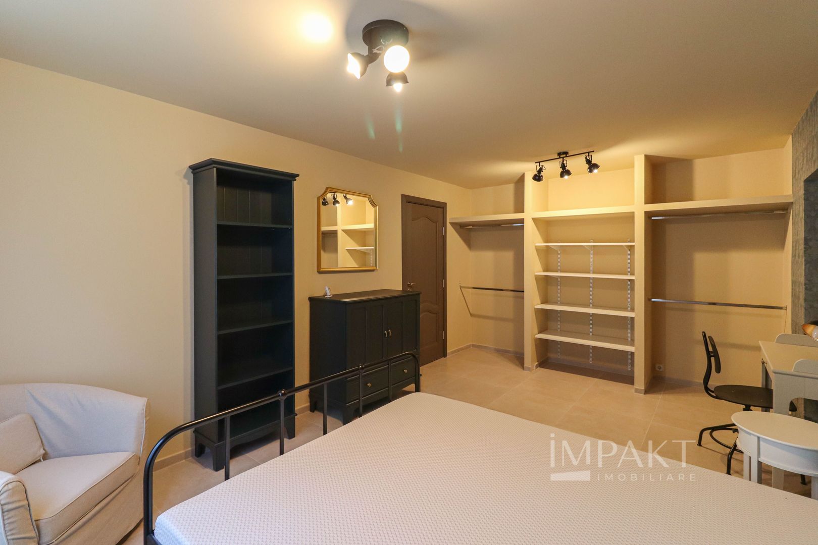 Apartament super cu 4 camere aflat in zona  Parcului Central! - Poză 5