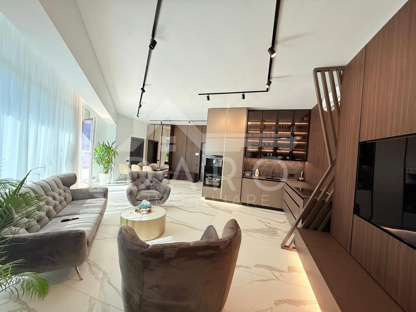 PENTHOUSE ULTRA LUX CU TERASĂ ȘI JACUZZI – SHOPPING CITY TÂRGU MUREȘ - Poză 1
