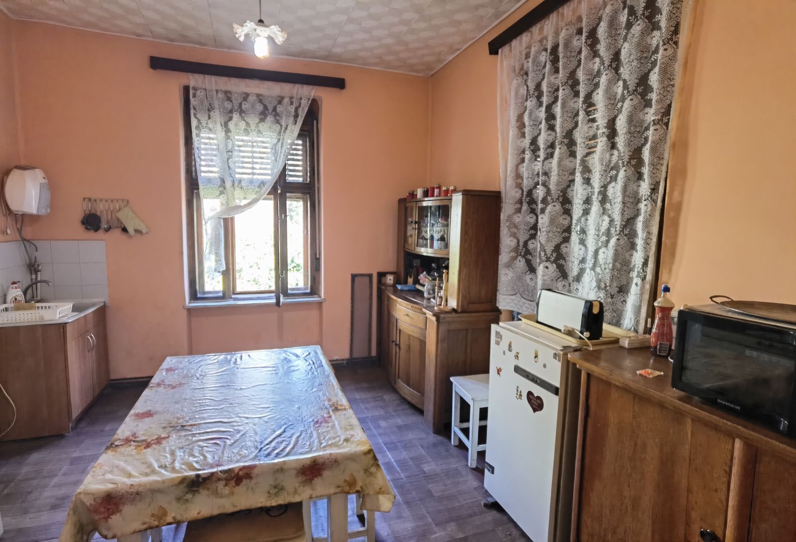 Casa vacanta,investitie  in Gurahont cu teren generos - Poză 7