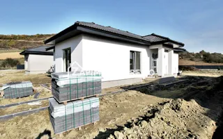 Casă la cheie pe 1 nivel 4cam. 2 bai,1 dresing 650 mp. teren - Poză 21