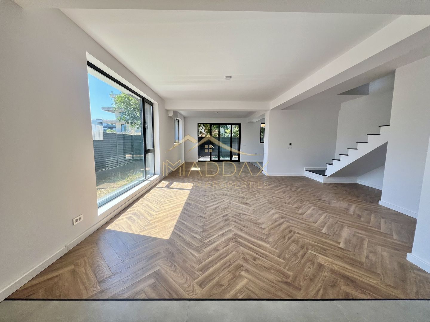 Vilă **6 camere  **451mp // Zona Iancu Nicolae - Poză 102