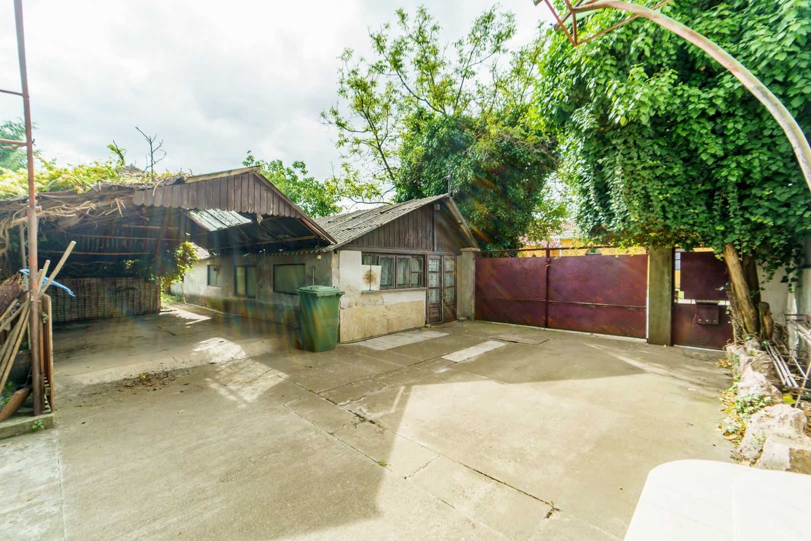 Casă cu teren 1674 mp - Poză 15