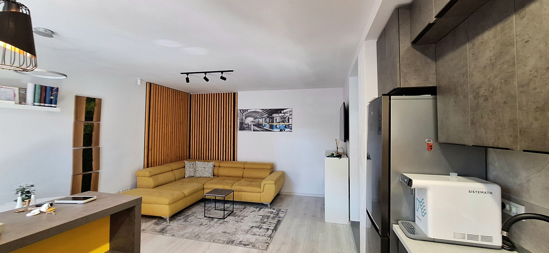 Apartament cu 3 camere, curte si loc de parcare - Poză 6