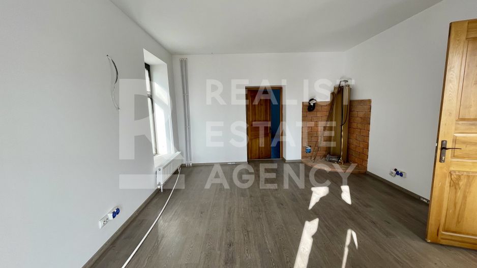 De vânzare – Clădire impresionantă, 11 camere, 9 dormitoare, Păcurari - Poză 16