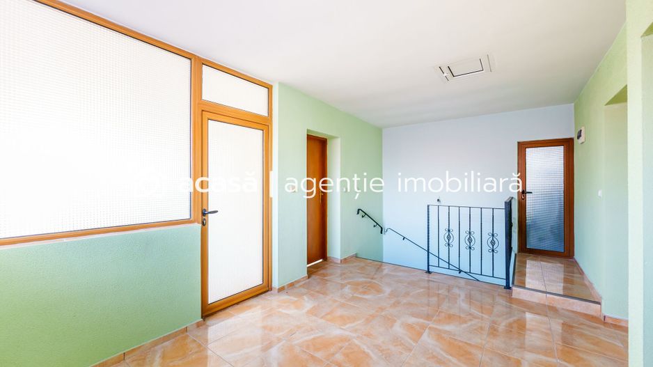 VÂNDUT! Casă cu destinații multiple în cartierul Aurel Vlaicu - Poză 2