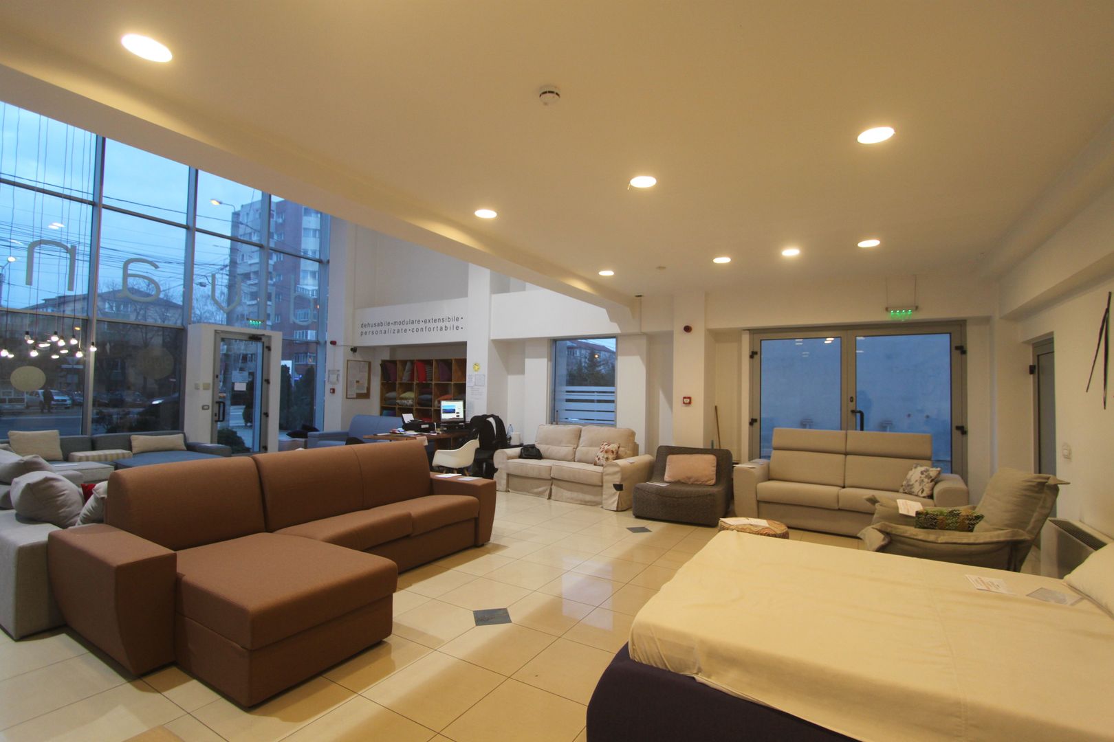 Showroom -150mp-zona de Nord - Poză 9