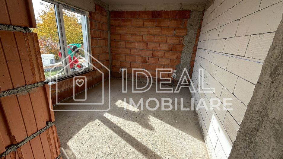 Casă modernă cu 4 camere și 300 mp de curte, in Sura Mica - Poză 4