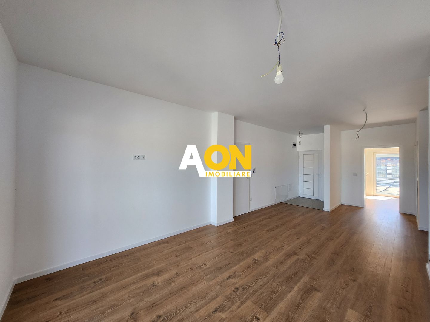 Casa Individuala cu 4 camere, 3 bai, terasa, 370mp teren, Oarda de Jos - Poză 5