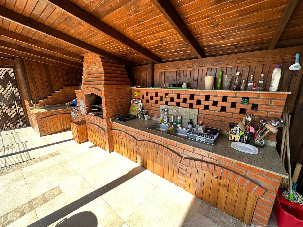 CASA EXCEPTIONALA CU LIVADA PROPRIE - Poză 24