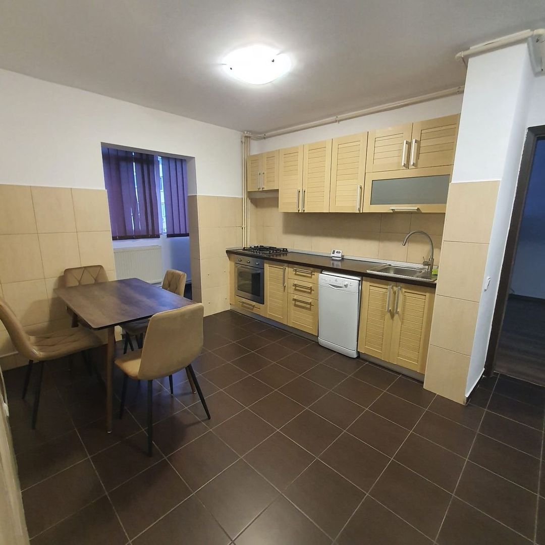 De inchiriat apartament 2 camere renovat, zona Margeanului/Rahova - Poză 2