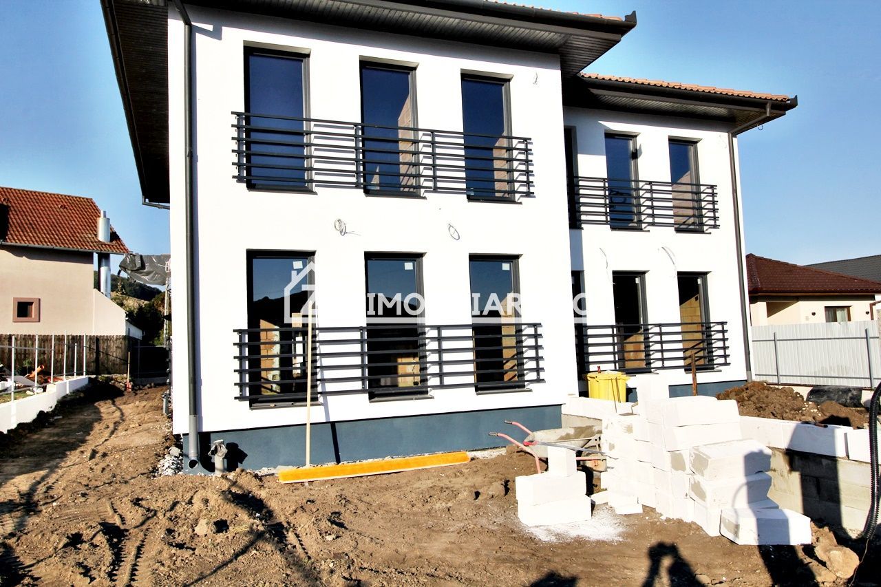 Casa la cheie 4 camere,2 bai,105mp,288 mp teren, 0% comision - Poză 9