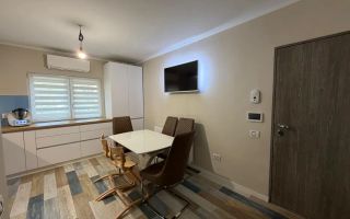 Apartament modern cu 3 camere, garaj și parcare, în zonă liniștită. - Poză 2
