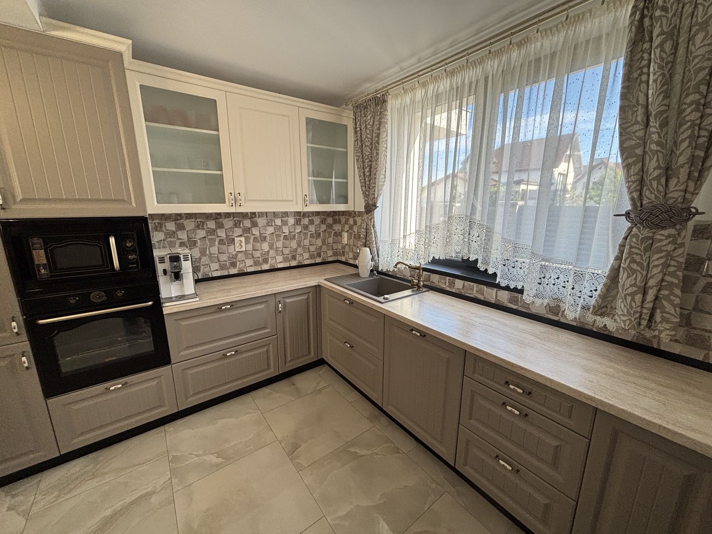Casa INDIVIDUALA 6 camere, curte superba - zona Brana, Selimbar - Poză 10