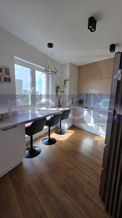 VANZARE 3 CAMERE DECOMANDAT - PARCARE  INCLUSA IN PRET -VITAN MALL - Poză 2