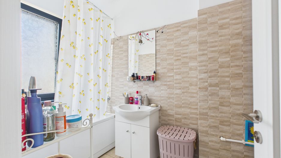 Casa familiala 5 camere, 4 bai, complex nou, Otopeni - Poză 10