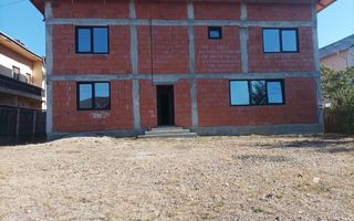 Aproape de oraș! Vânzare casă cu 5 camere în Ulmi! - Poză 4