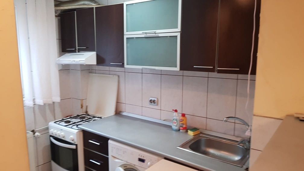Garsonieră renovata, pet friendly, etaj 1, balcon, aproape metrou Titan - Poză 4