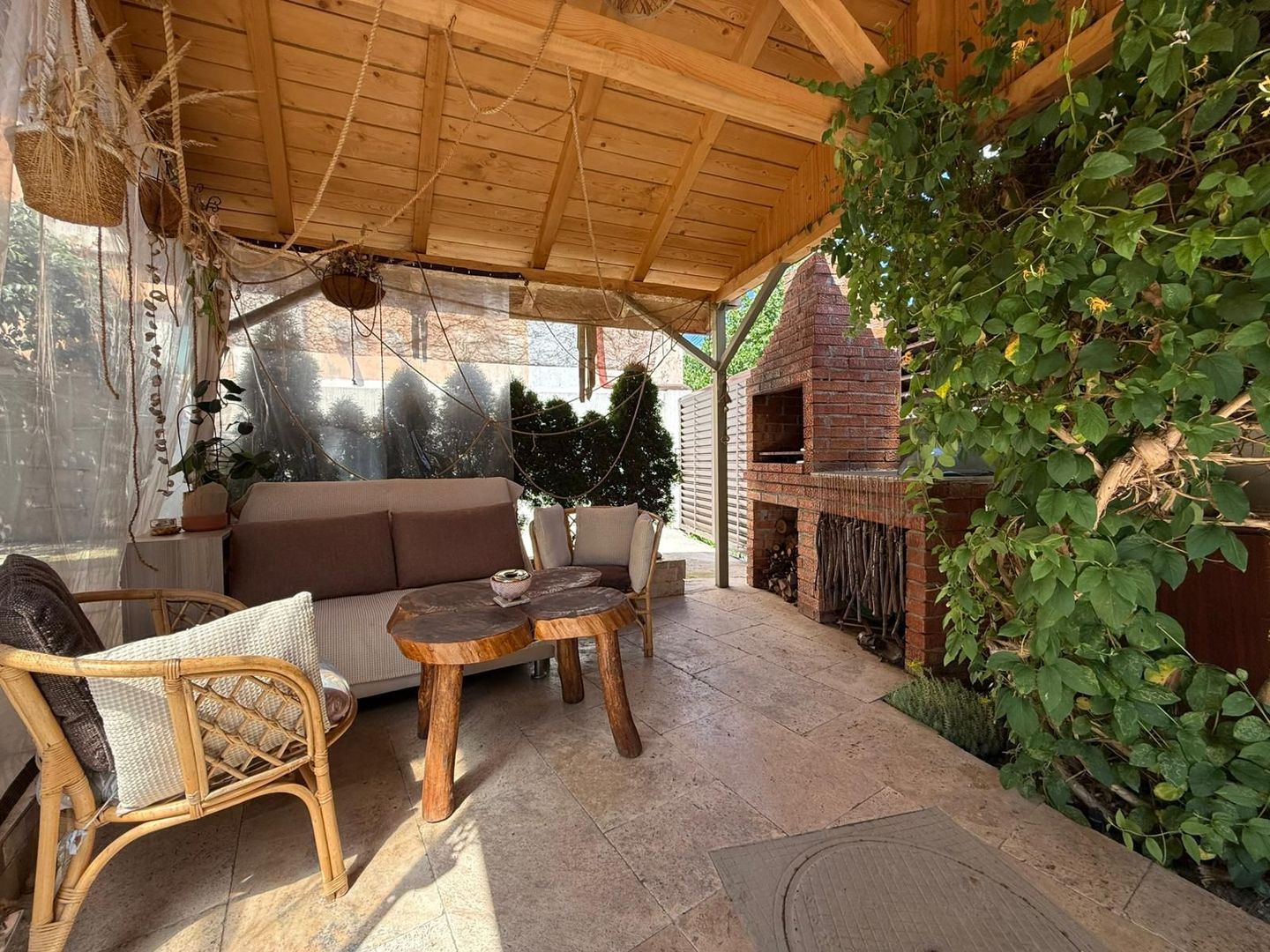Casa renovata integral | acces auto in curte | Centrala proprie - Poză 2