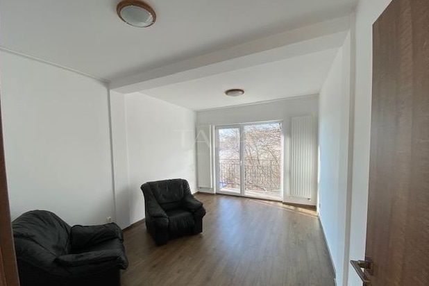 Apartament spațios cu priveliște deosebită în zona Grigorescu - Poză 2