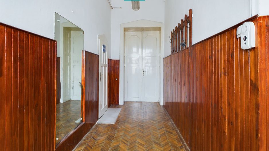 Apartament de închiriat – 3 camere, zonă centrală - Poză 1