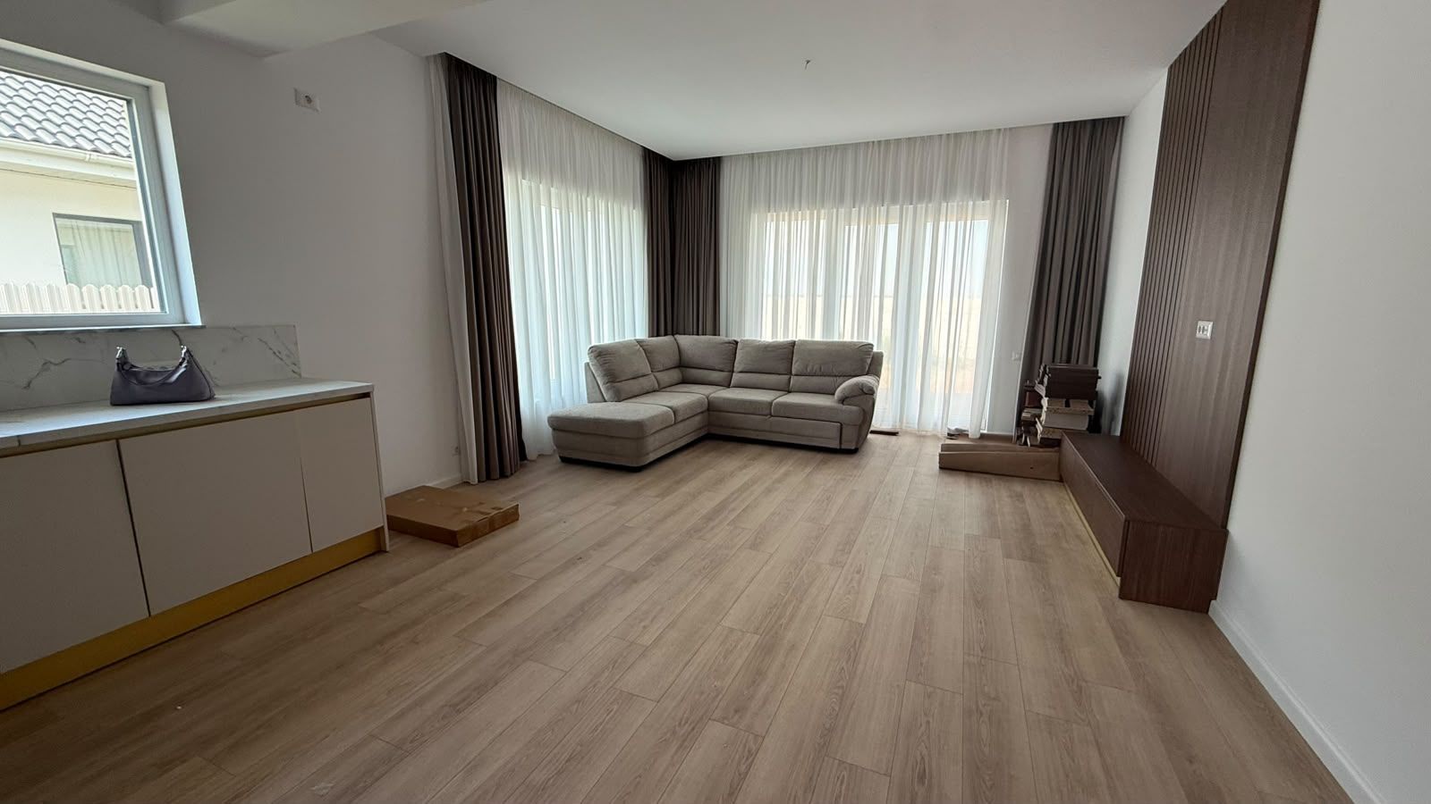 Casă Elegantă cu Curte Privată | 4 Camere | Prima Inchirere | Tunari - Poză 3