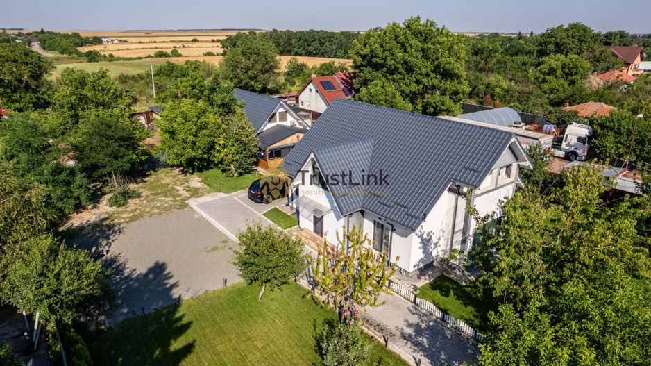 Casă premium teren 3.000 mp, livadă și zonă BBQ – Frumusani - Poză 9