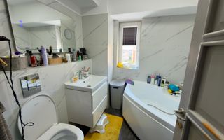 Apartament 75 mp. 3 camere 3 balcoane  decomandat in Sibiu- Terezian - Poză 7