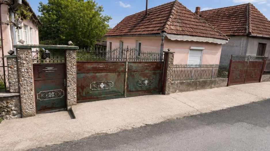 Casa sat Josani -Comuna Magesti - Poză 1