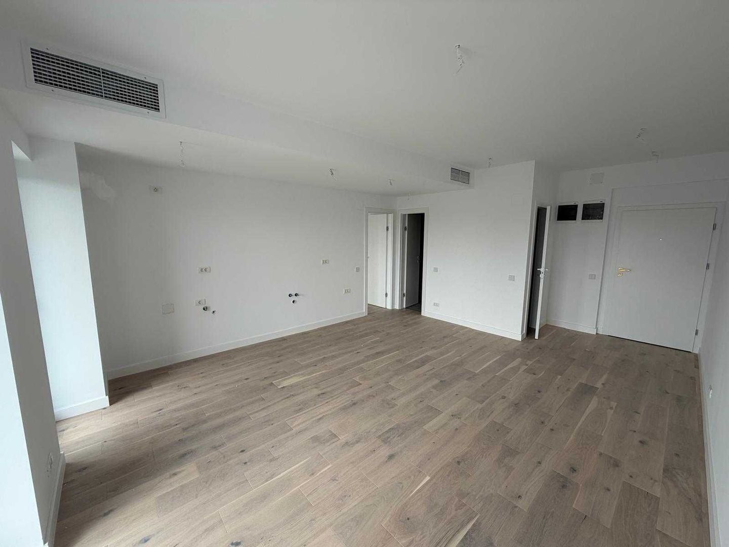 Apartament 2 camere The Level 3 |  Piata presei libere |  Parcare subterana - Poză 3