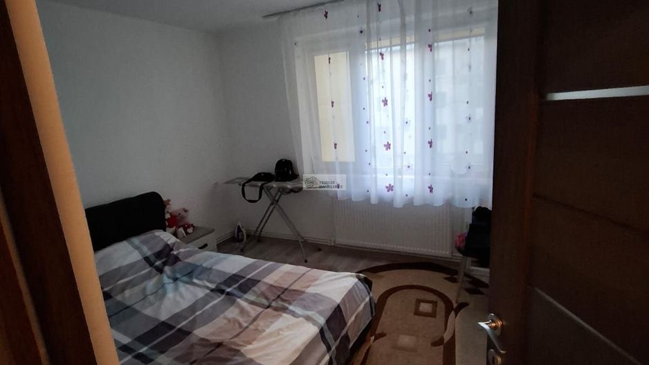 Apartament 3 camere/et 2/62 mp/ 70000E neg - Poză 4