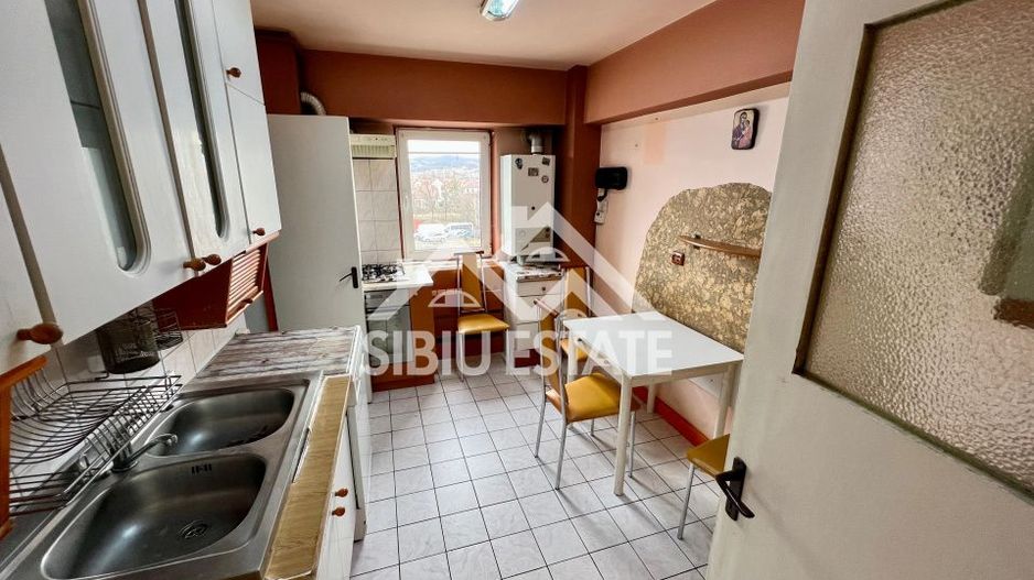 Apartament 4 camere spațios Sibiu zona Gara Mare Abatorului - Poză 7