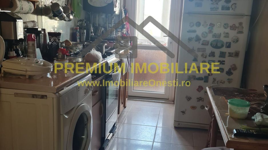 De vânzare apartament 2 camere decomandate – zonă centrală - Poză 3