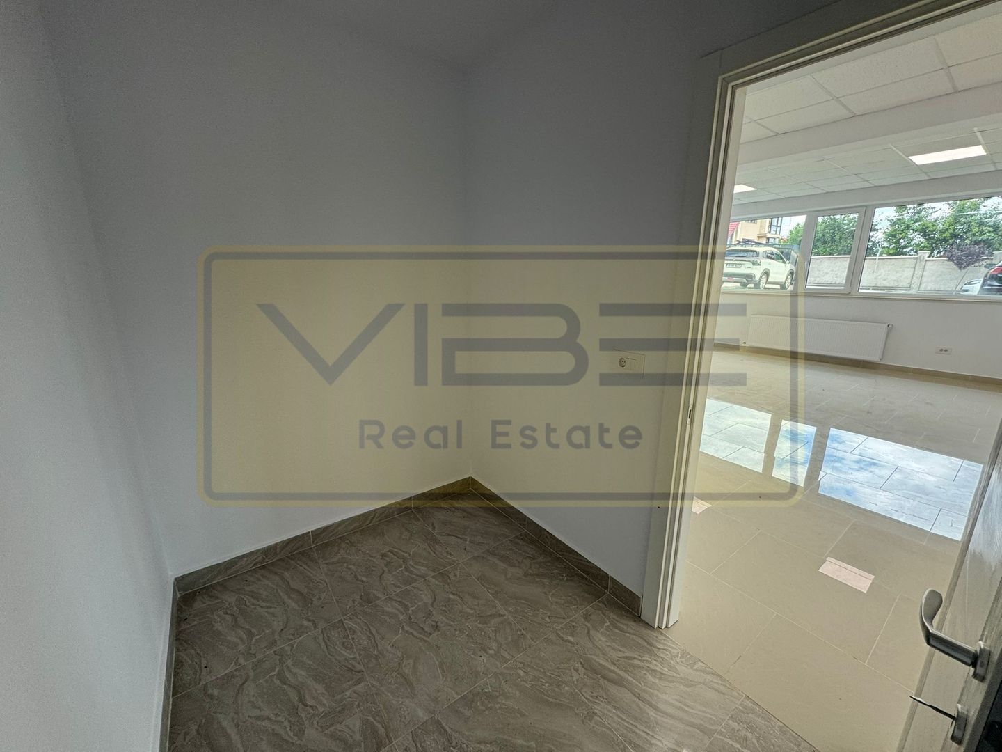 Spatiu office / comercial Valea Lupului - Strada Garoafei - Poză 13